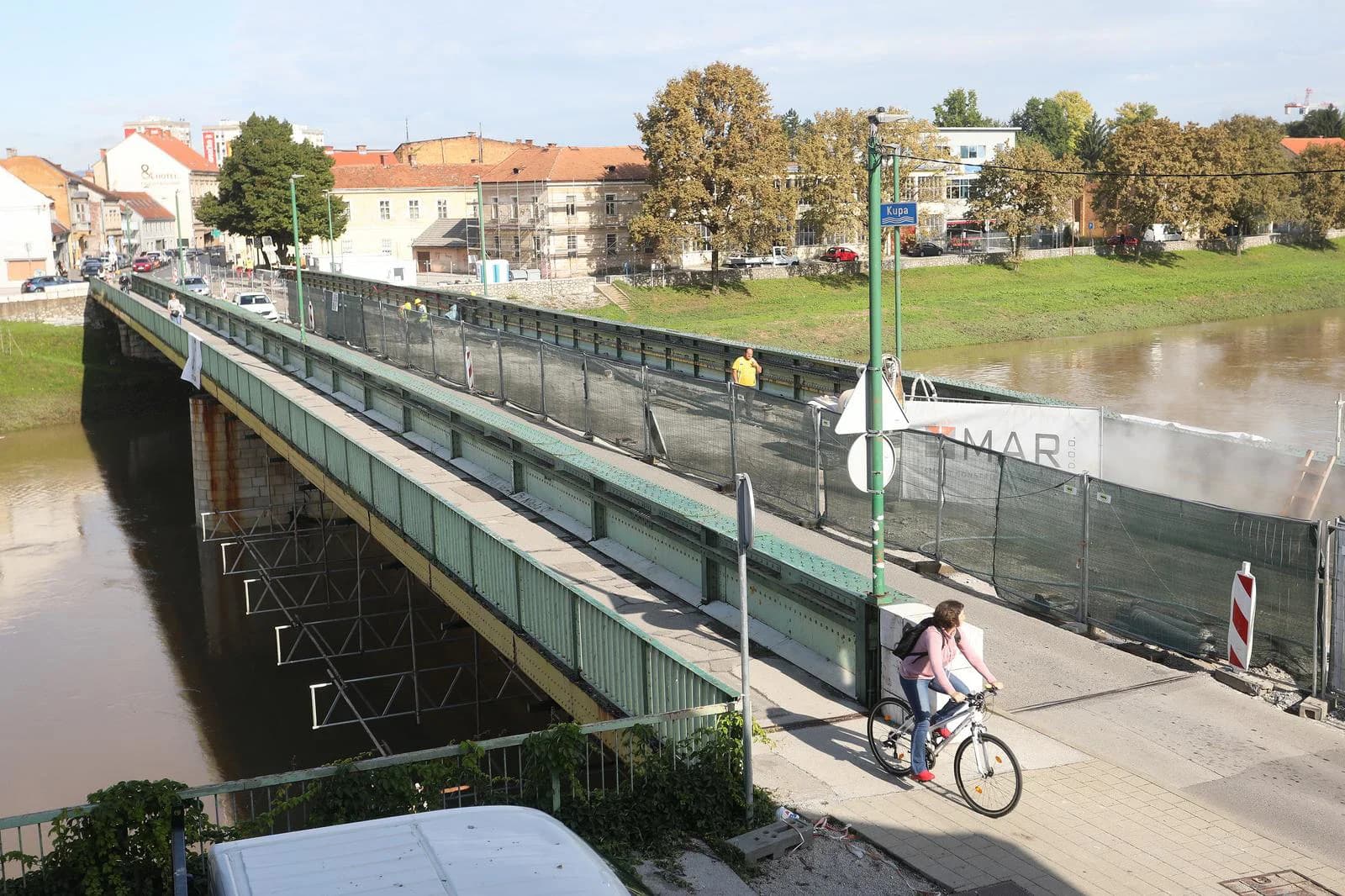 Banijski most nakon više od godinu dana obnove i dalje zatvoren za promet