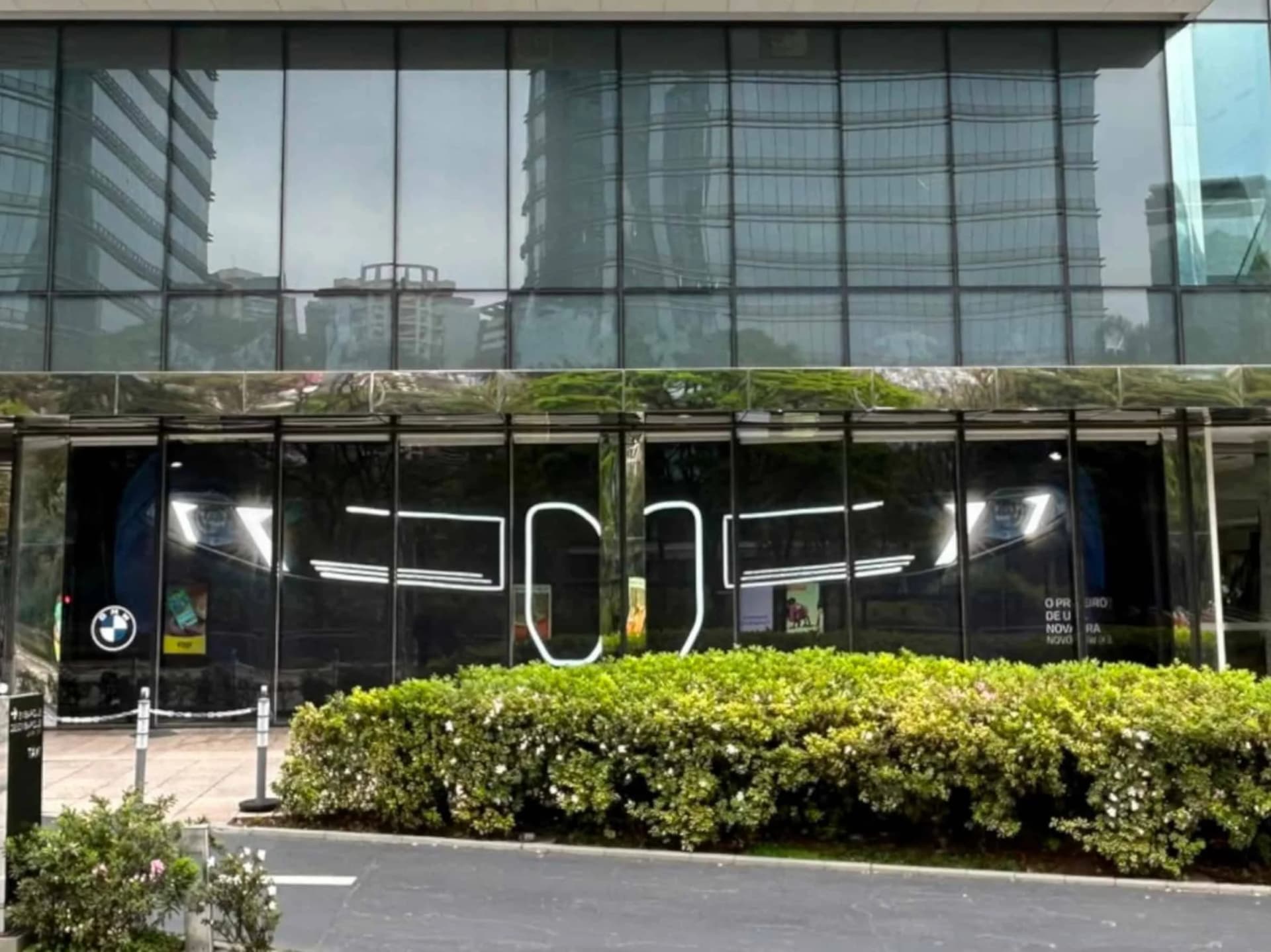 BMW u Brazilu predstavio divovsko osvijetljeno "lice" novog iX3