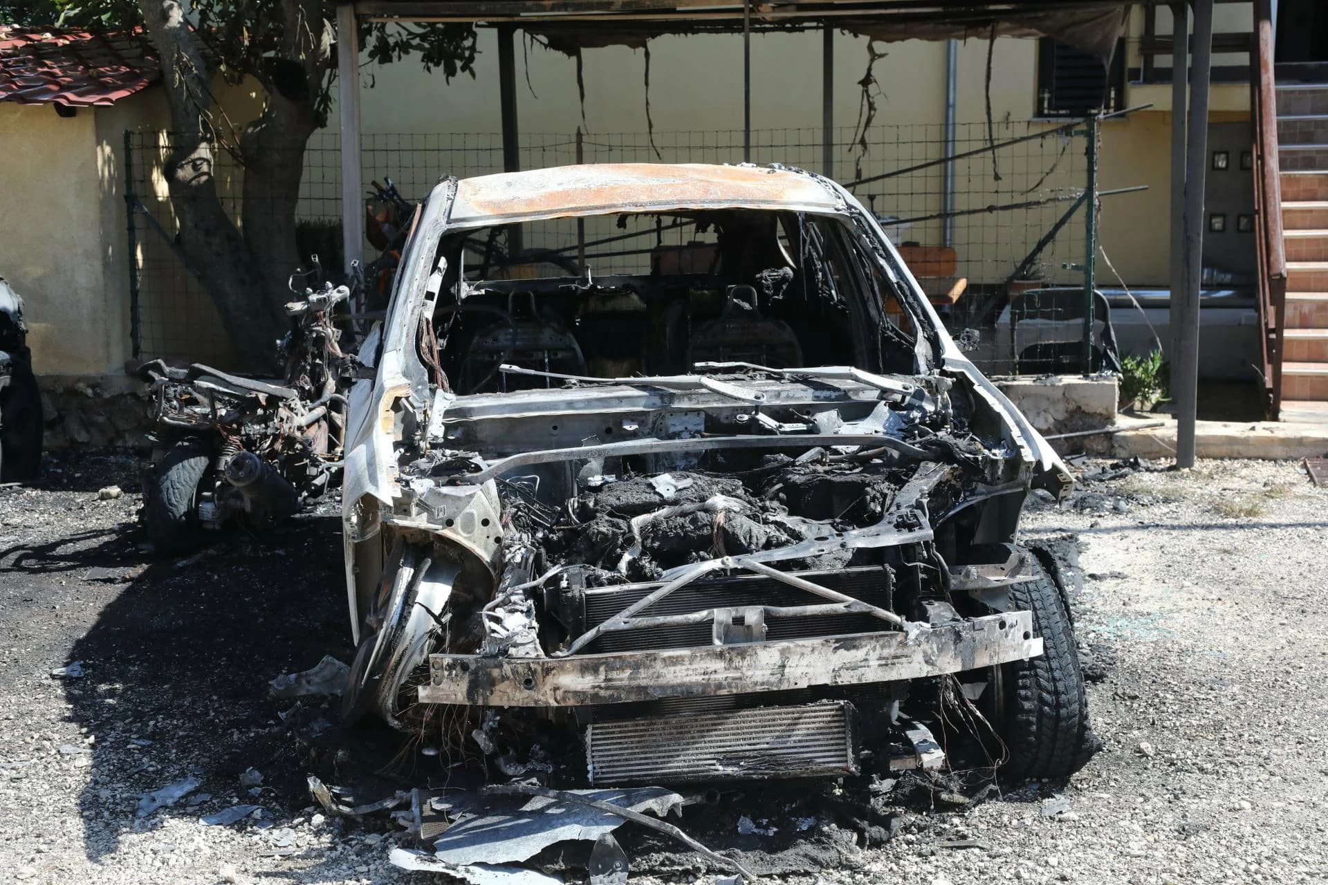 U Slavonskom Brodu planuo automobil zamjenice županijske državne odvjetnice, policija istražuje slučaj