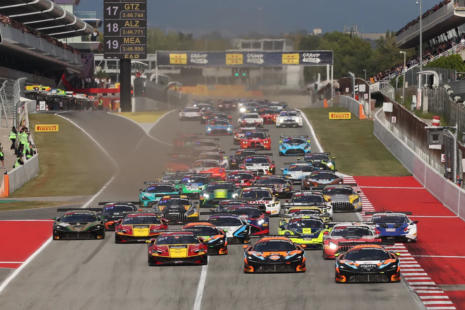 Veliko finale GT World Challenge Sprint Cupa u Barceloni: 44 posade u borbi za naslov