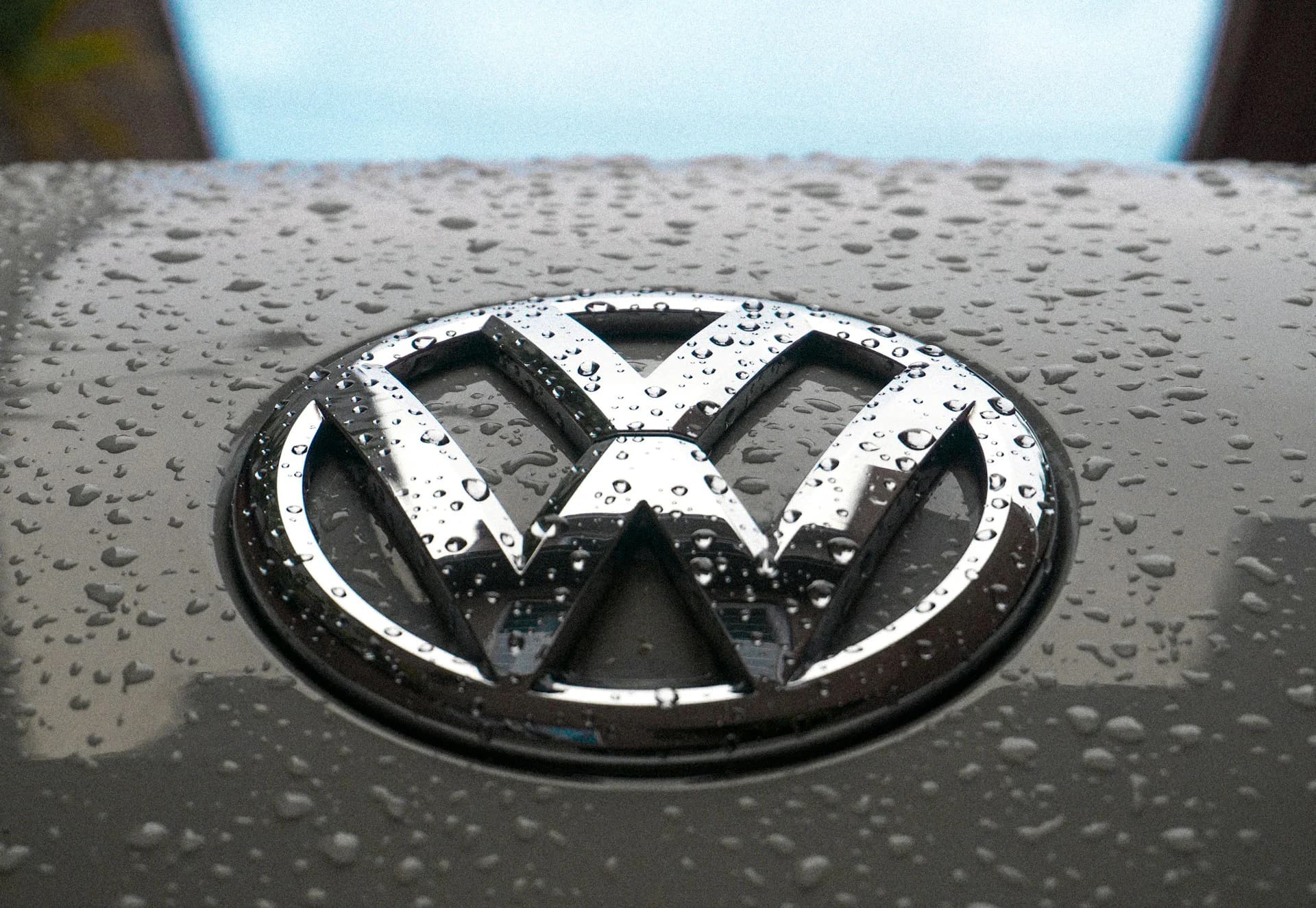 Europske burze s dionicama automobilske industrije rastu nakon dogovora EU-Kina o hibridnim vozilima