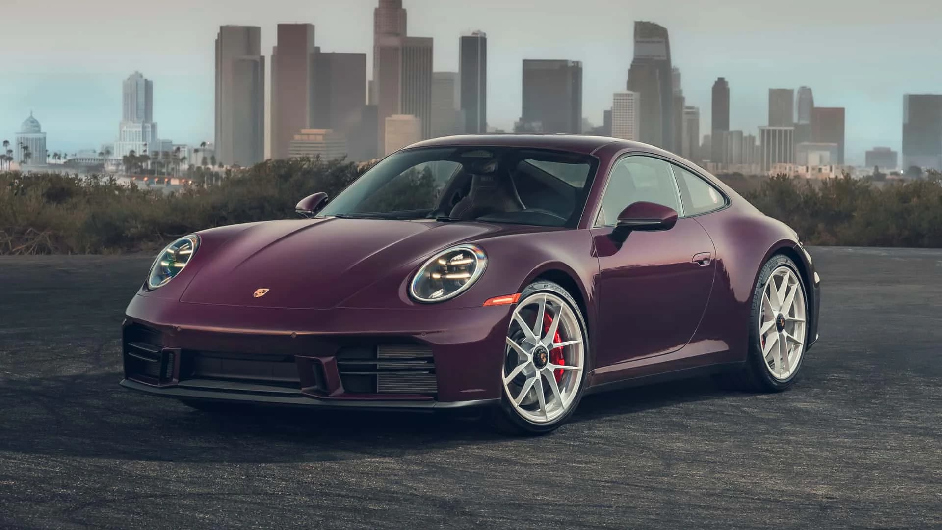 Prodaja Porschea pada, ali potražnja za 911-icom raste
