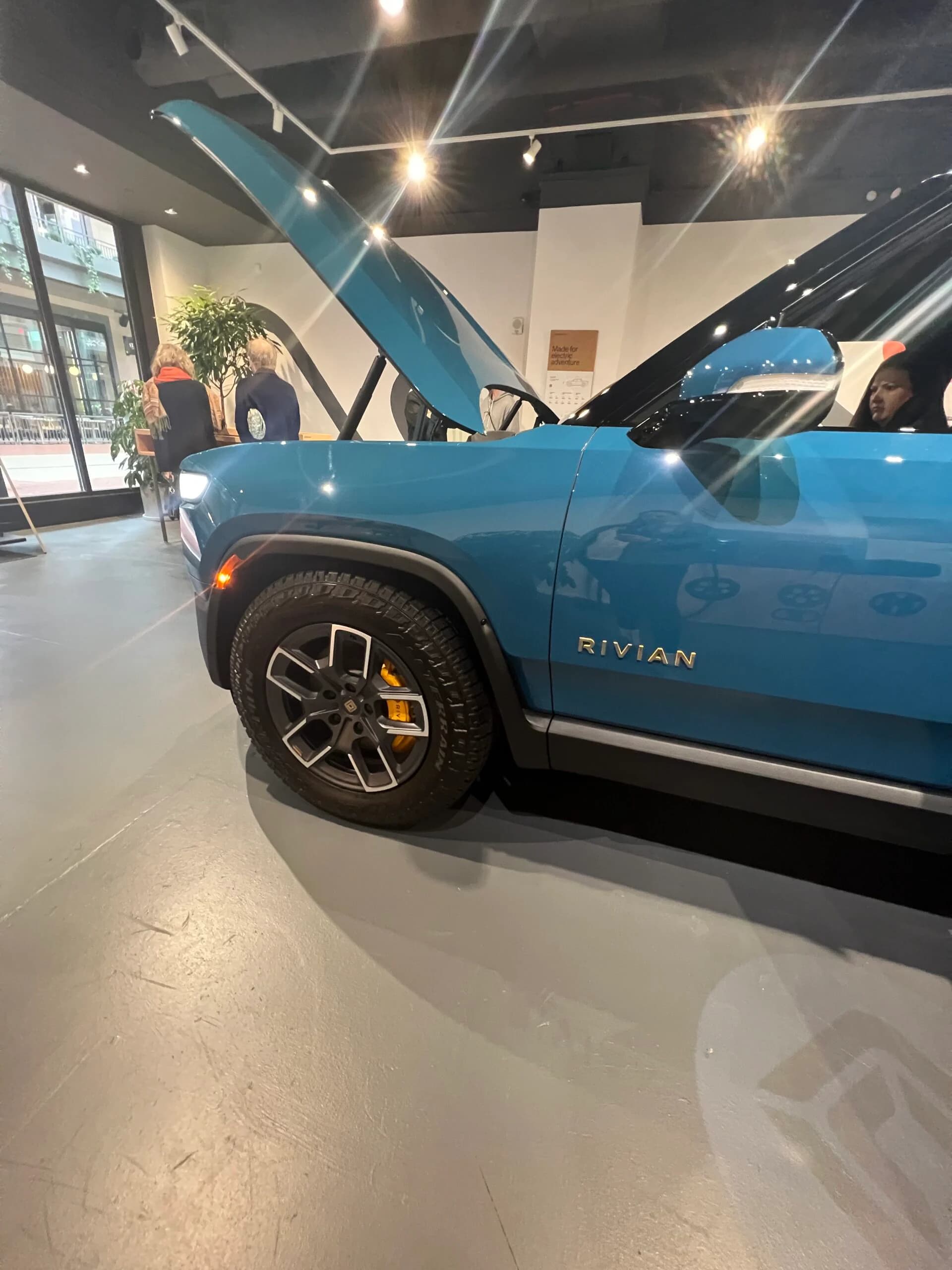 Rivian i Tesla na tržištu: Dokad će investitori cijeniti viziju nad isporukama?